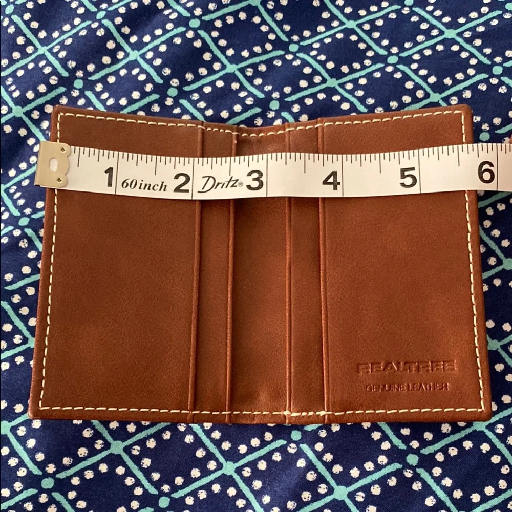 Realtree Brown Leather Key Card Holder